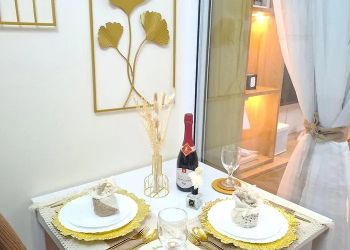 Anayah's Azure Staycation 酒店 4*