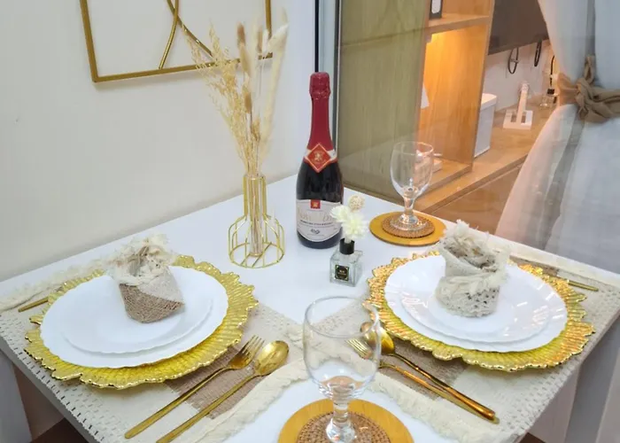 酒店 Anayah's Azure Staycation 4*