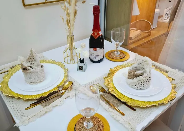 Anayah's Azure Staycation 酒店